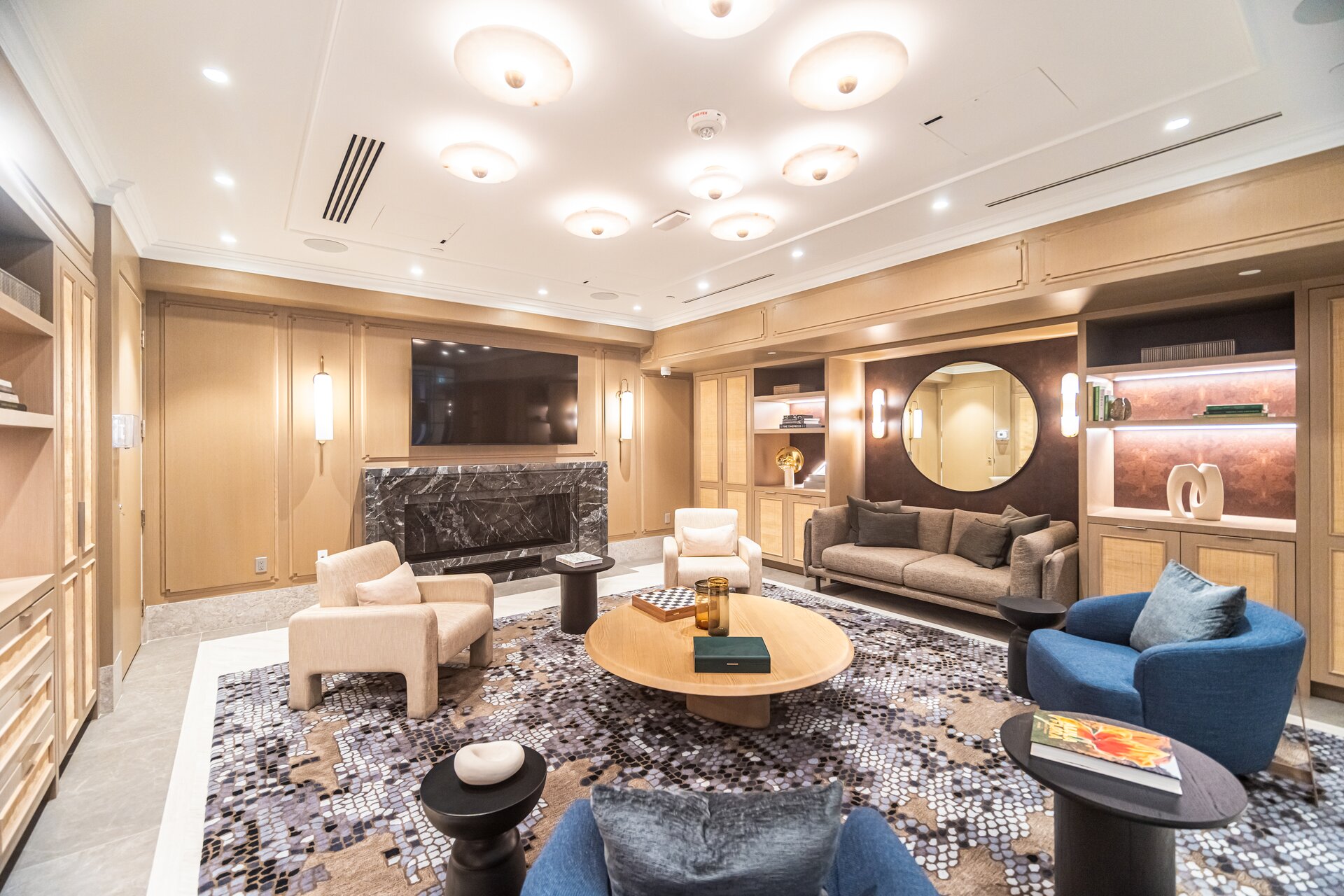 Private lounge with fireplace – Royal Orchard residences