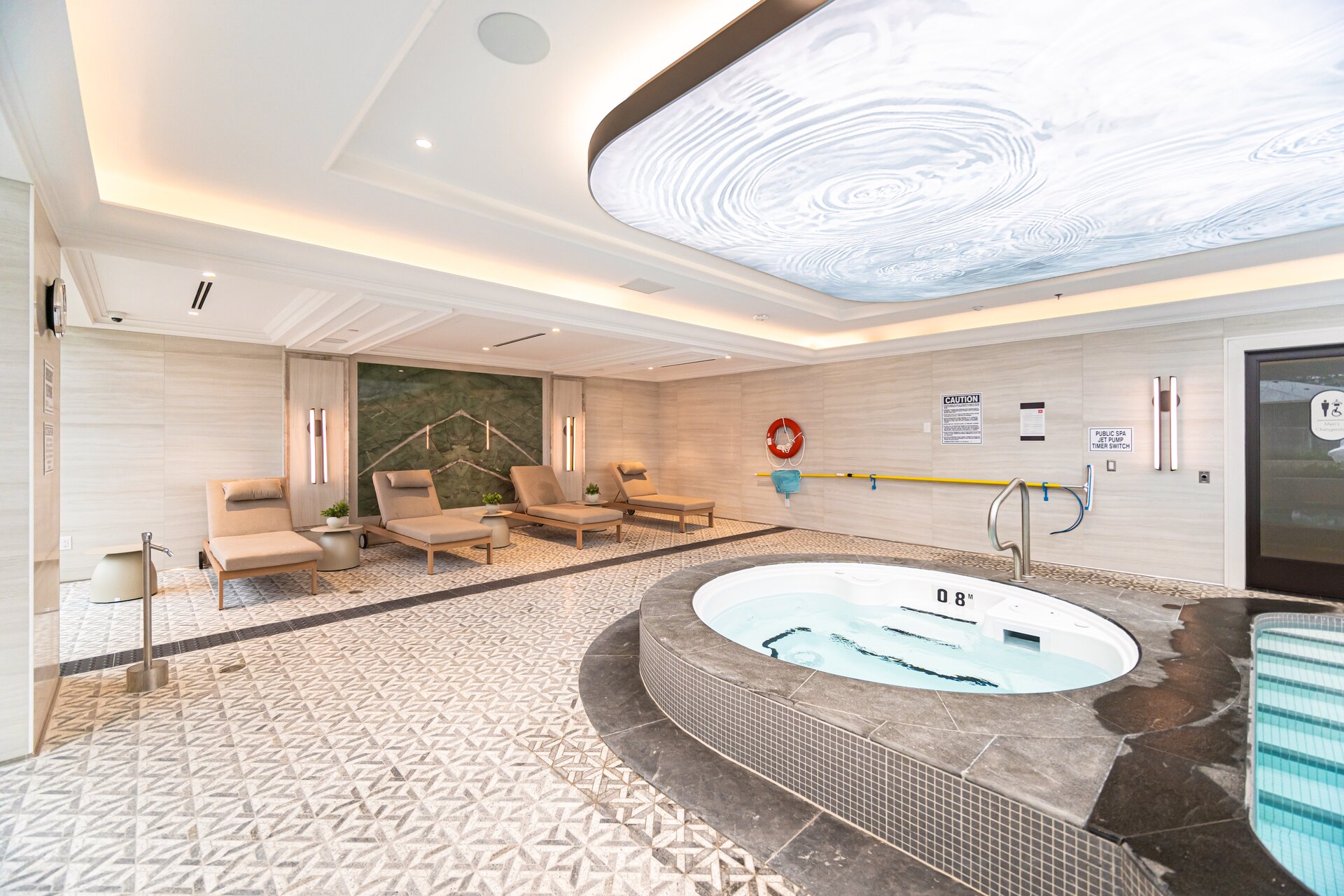 Hot tub and spa lounge – 399 Royal Orchard Blvd